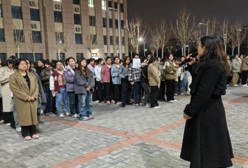 东营职业学院教师教育学院开展2024年春季学生公寓消防安全应急逃生演练暨灭火器使用技巧培训活动(图4)