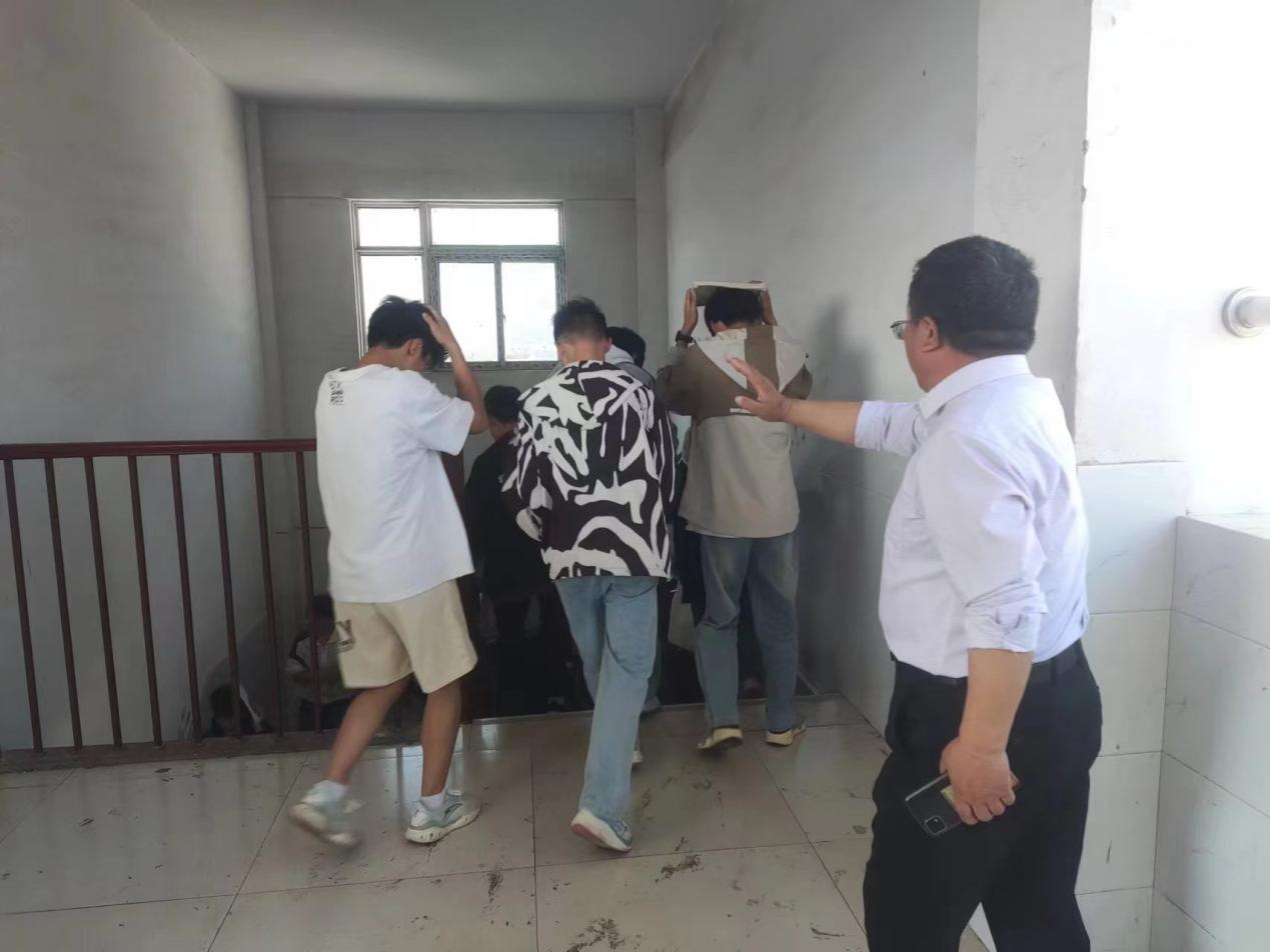 灵璧县范桥学校：水火无情人有情防震减灾我先行(图1)