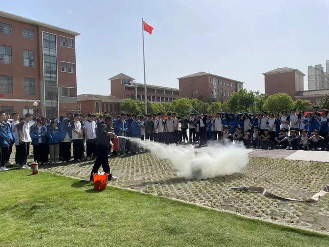 星空体育网站：“宣练”结合新锐控股集团全方位筑牢校园安全防线(图2)