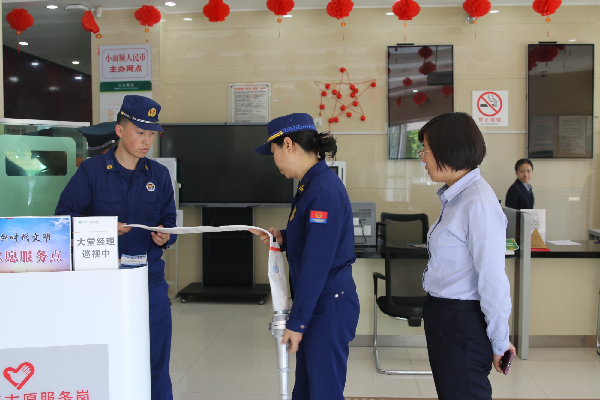 甘肃崇信开展专项检查严防消防产品“带病上岗”(图1)