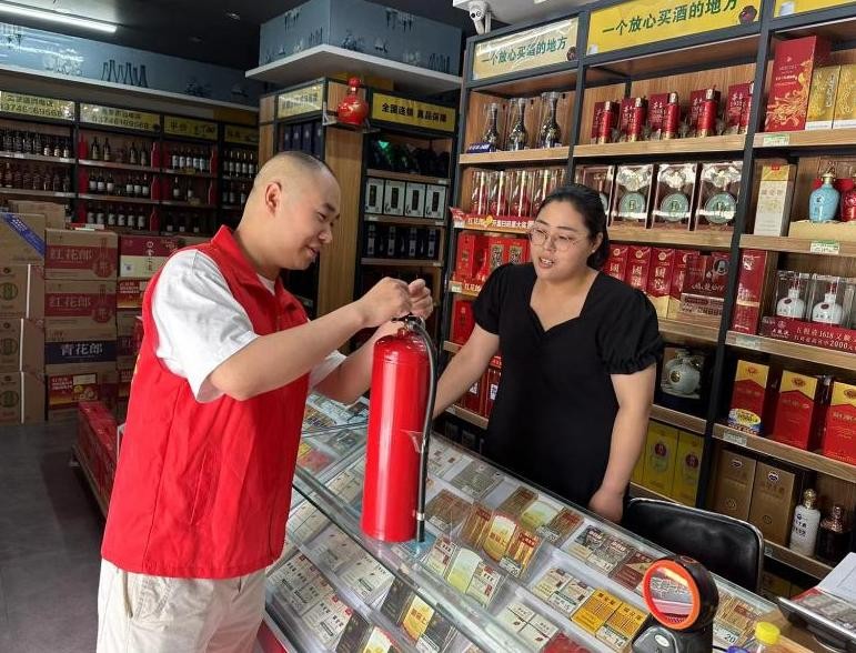 河南省长葛市：安全来敲门平安进万家(图1)