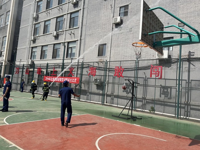 提升微型消防站能力东城区北新桥街道开展微型消防站大比武(图1)