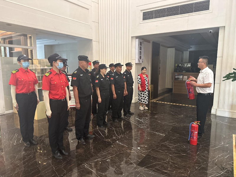 星空体育：高新区柳行街道开展“人人讲安全个个会应急”消防演练(图1)