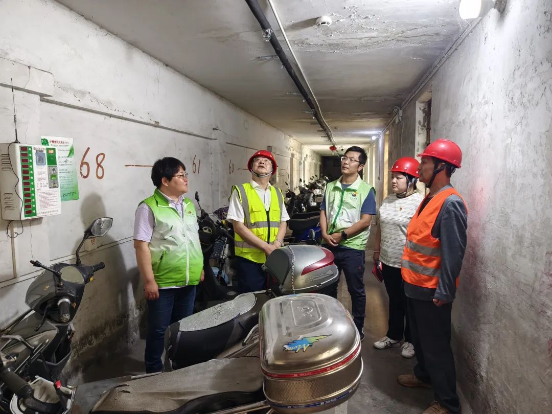 星空体育网站：宝山这个社区“好邻居”助力解决民生难题！(图1)