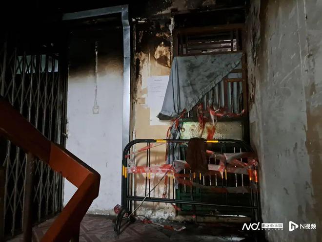 星空体育网站：又是它！凌晨突然起火！男子身亡妻子与5个孩子烧伤(图7)