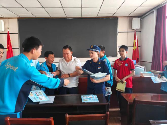 星空体育：永登县消防救援大队：系好校园消防“安全扣”(图1)