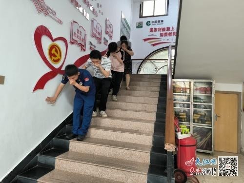 星空体育：江西宜黄：开展消防安全知识培训及应急演练(图1)