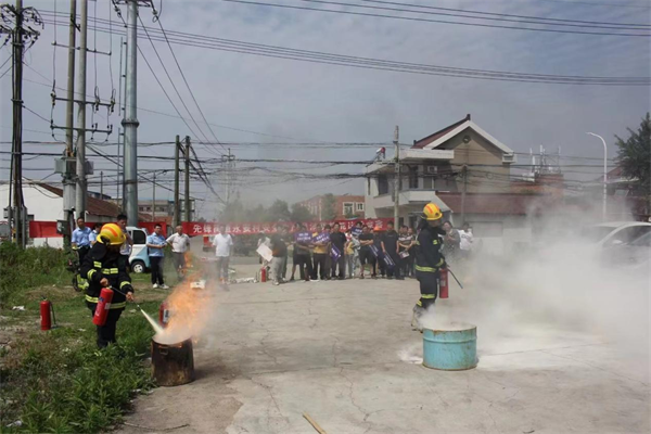 通州区先锋街道永安村举行首届企业消防比武(图2)