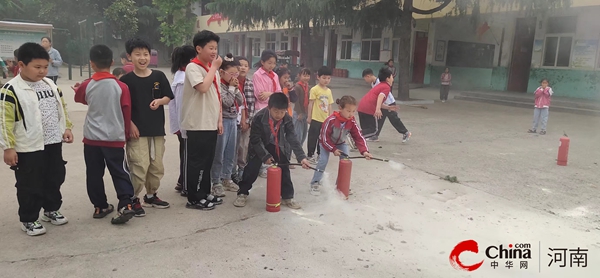 西平县焦庄毛寨小学开展消防安全演练活动(图2)