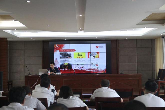 湖北洪湖消防开展仓储物流企业消防安全培训演练(图1)
