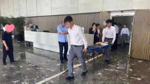 保险五进入昆仑健康保险山东分公司积极开展消防演练活动(图4)