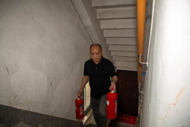 “八仙桌”又添新成员！南桥这个社区300多名“干烧阻断员”上岗→(图8)