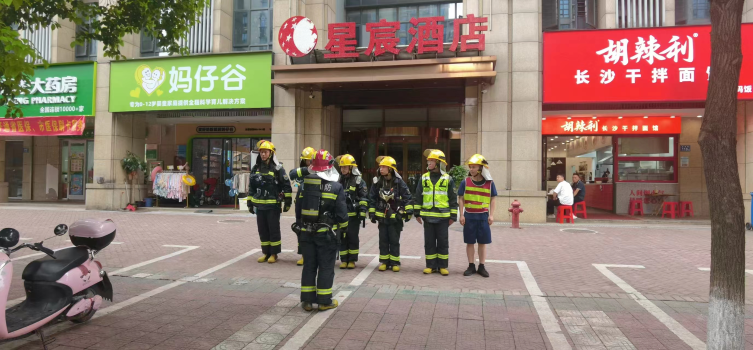 凤亭社区开展消防演练和培训(图1)