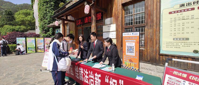 武汉黄陂：党建引领强担当将机关党员先锋模范作用向基层一线延伸(图4)