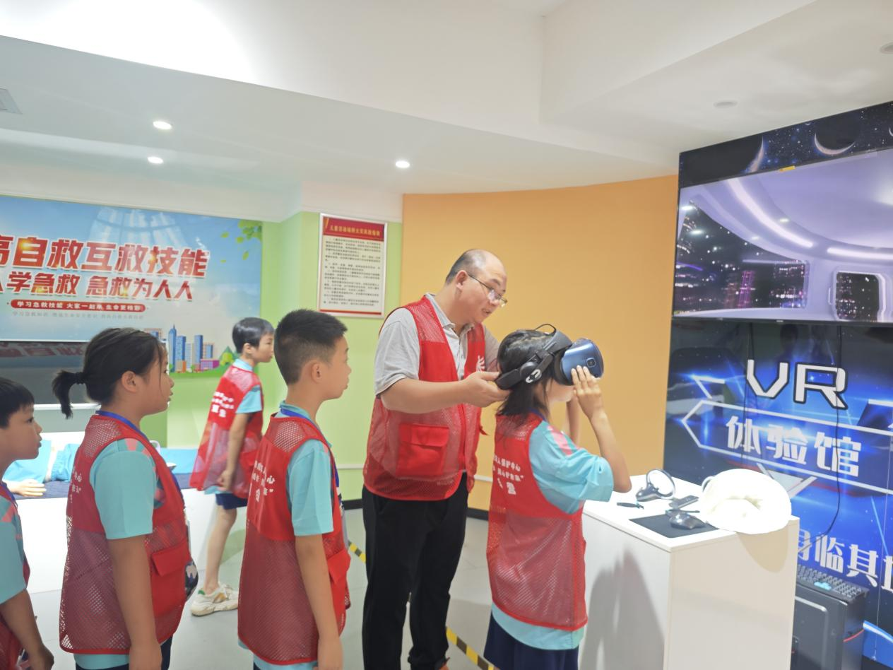 星空体育网站：消防救援大队走进社会福利院开展专题讲座(图2)