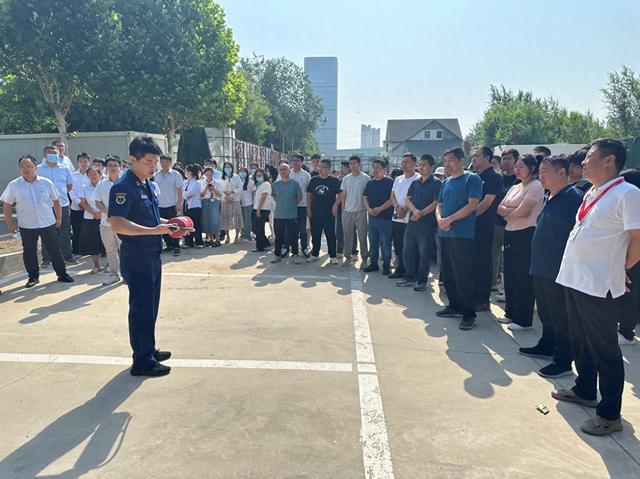 河北保定：消防演练进企业筑牢安全“防火墙”(图1)