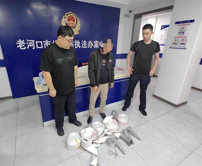 幻想零成本进货店老板盗窃15套消防器材还没卖出就被刑拘(图1)