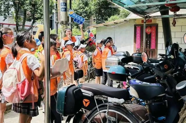 消防车有什么“秘密”？穿戴消防装备感受如何？“大宁少年推荐官”体验了一把→(图7)