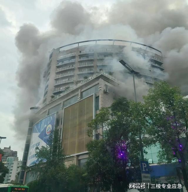 保定竞秀区：消防宣传进社区筑牢夏季“防火墙”(图1)