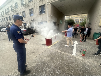 浙江长兴：消防演练警钟鸣守护安全防火墙(图3)