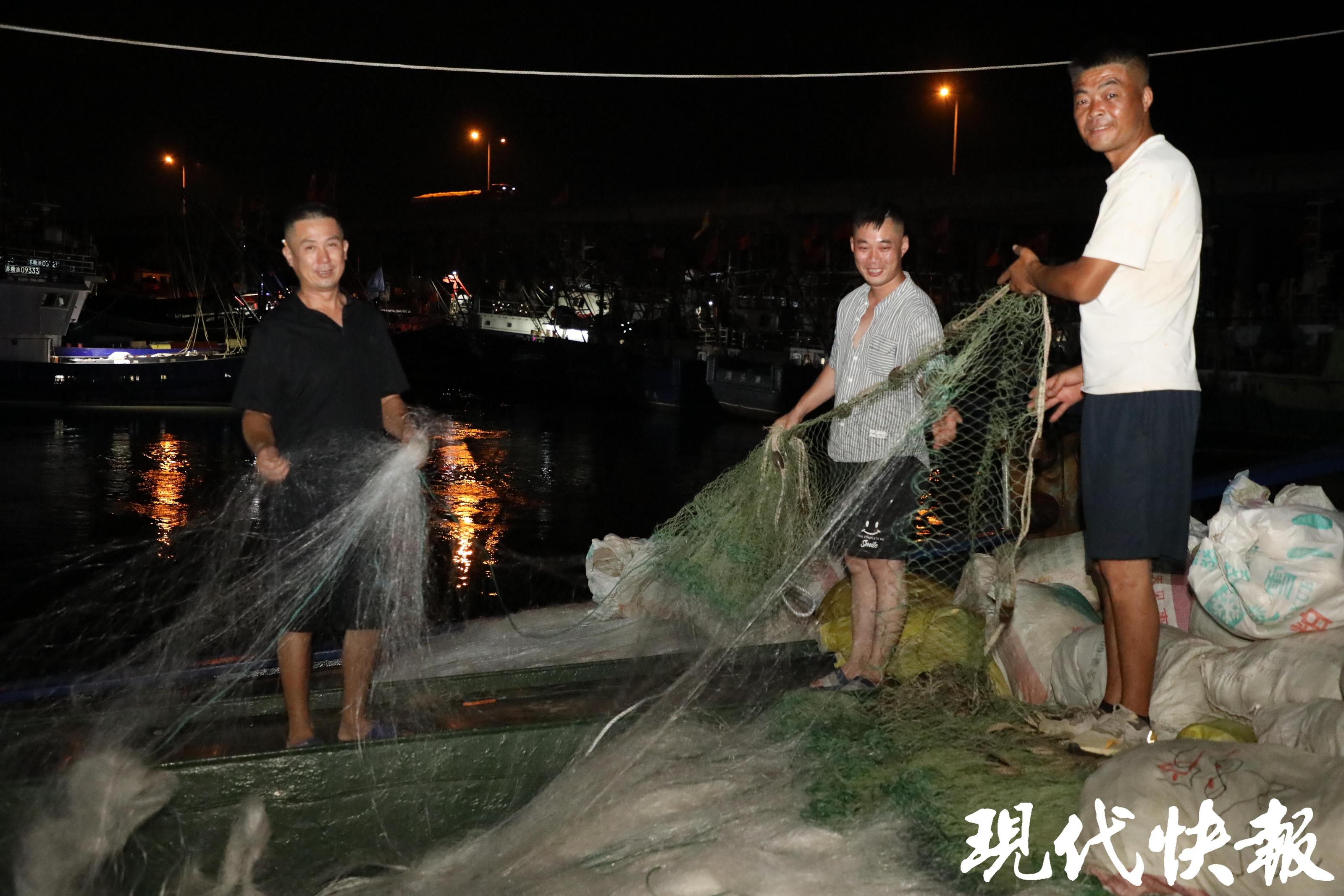 凌晨开海连云港赣榆1473艘渔船开启捕捞作业(图3)