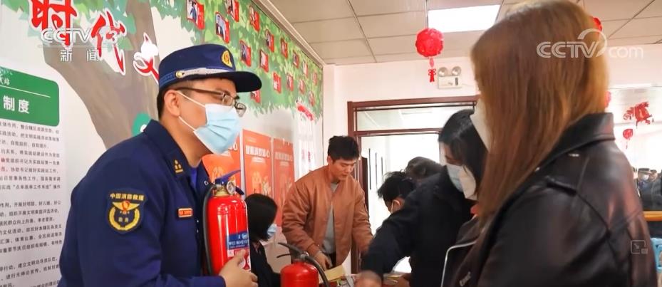 不要让救命器材成为摆设各地集中销毁假冒伪劣消防产品(图3)