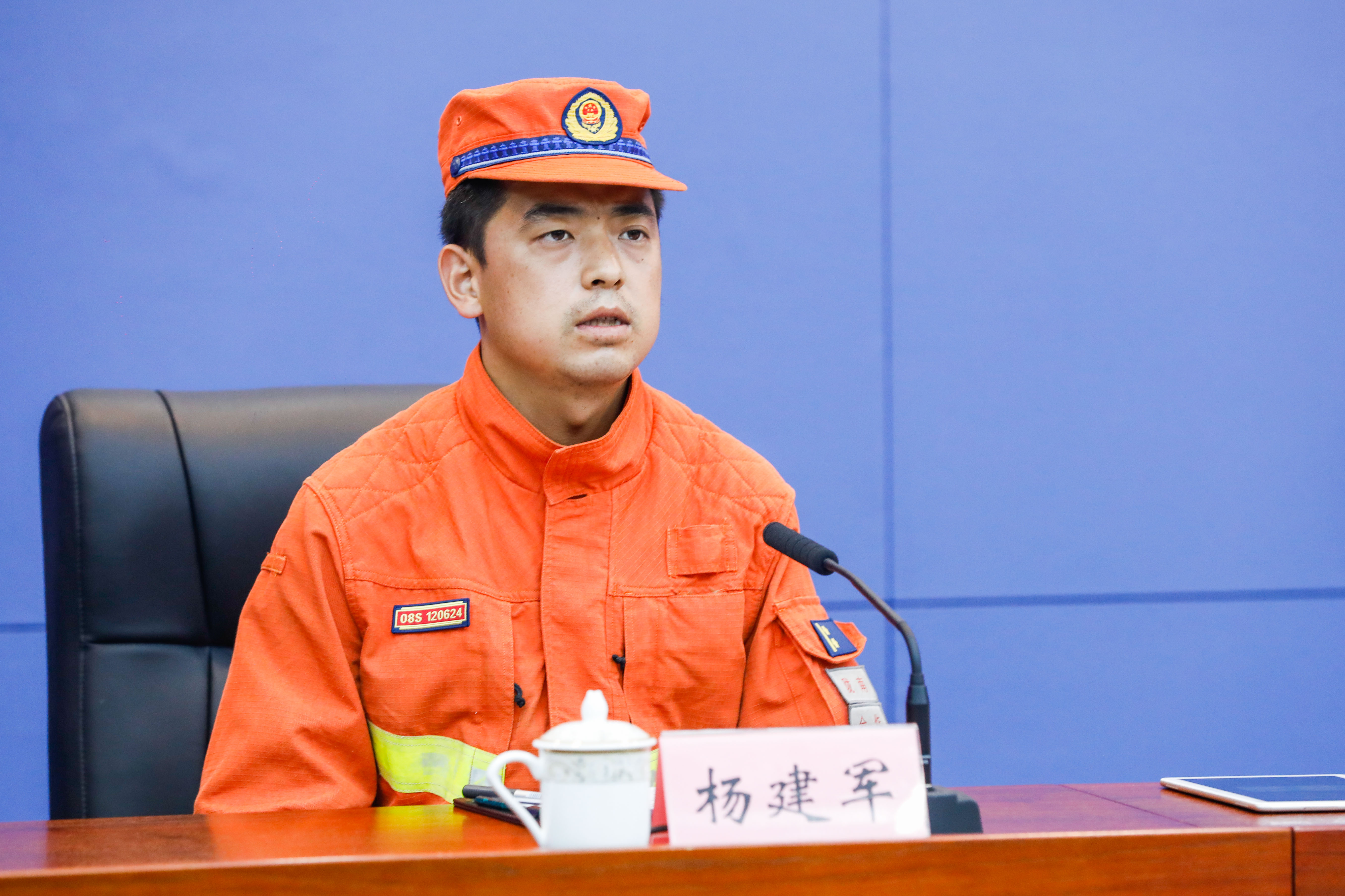 星空体育网站：重庆森林火灾明火已全部扑灭消防指战员详解扑救难点(图3)