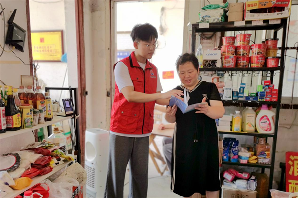 江苏靖江：为民服务办实事客我同心共发展(图1)