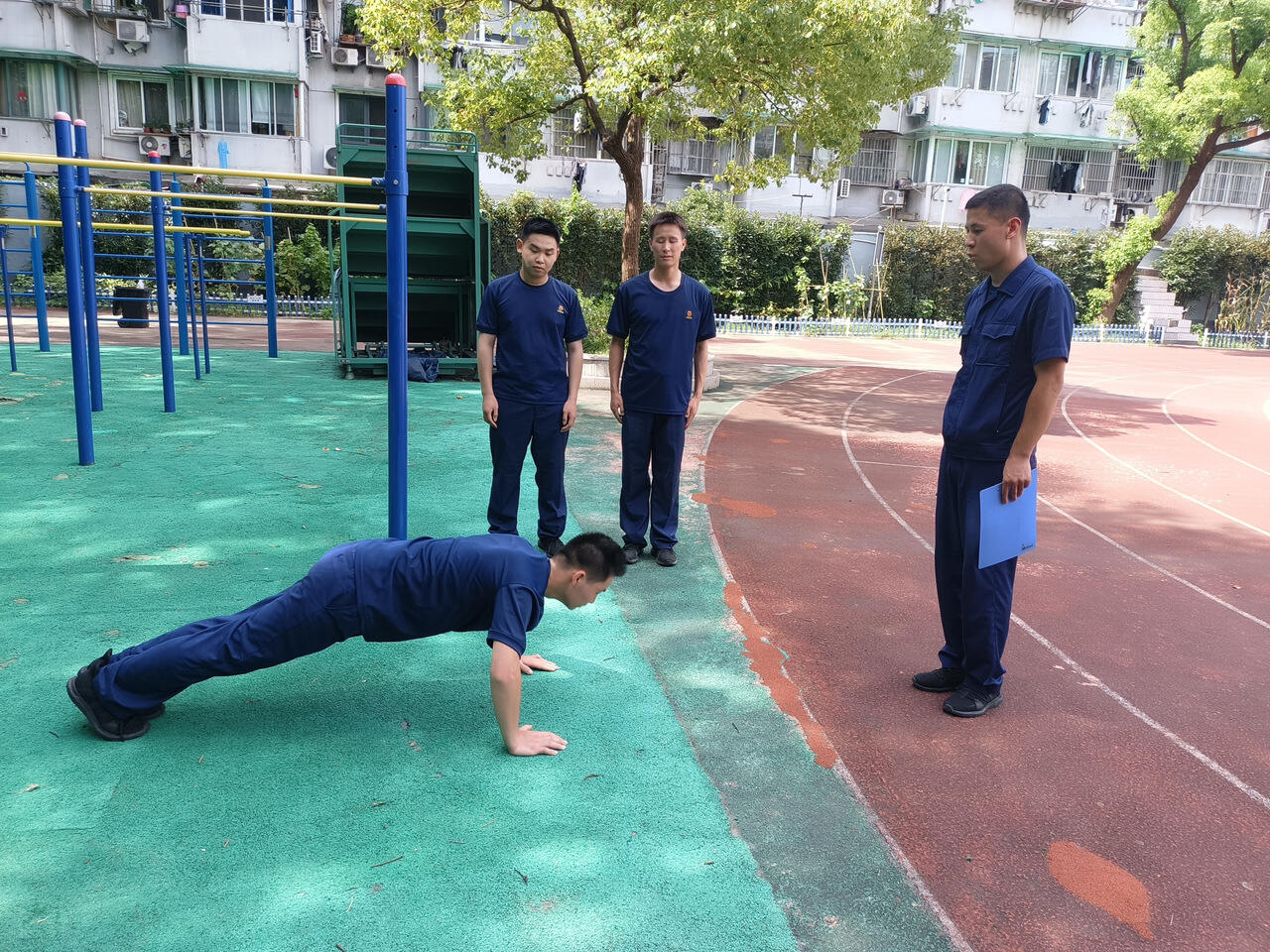 星空体育网站：杭州：筑牢消防“微站阵地”织密家门口的安全防护网(图1)