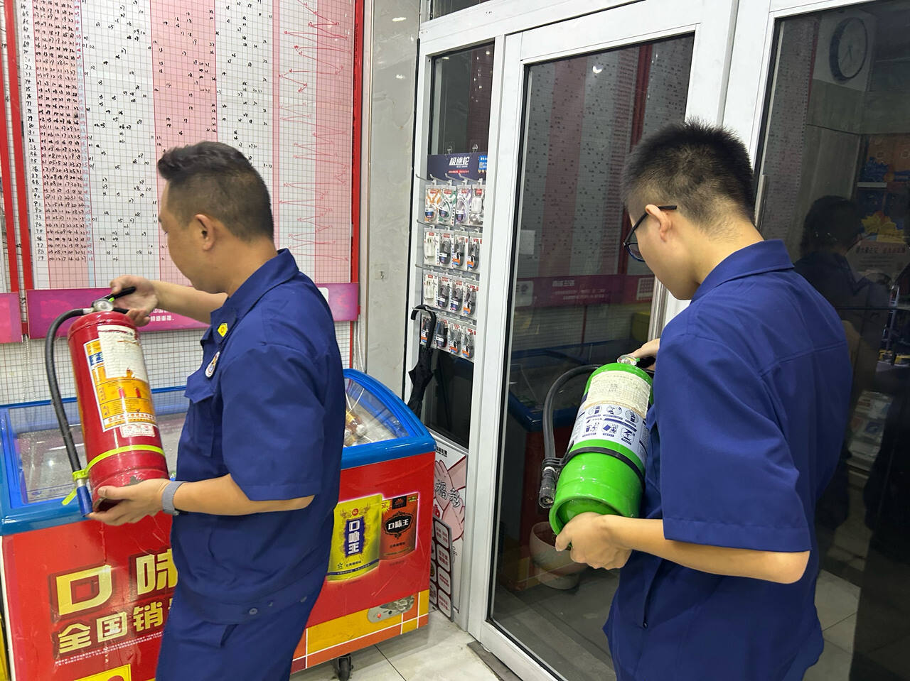 星空体育网站：杭州：筑牢消防“微站阵地”织密家门口的安全防护网(图2)