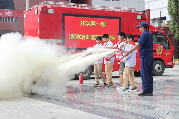 房县：加强消防安全教育筑牢校园“防火墙”(图4)
