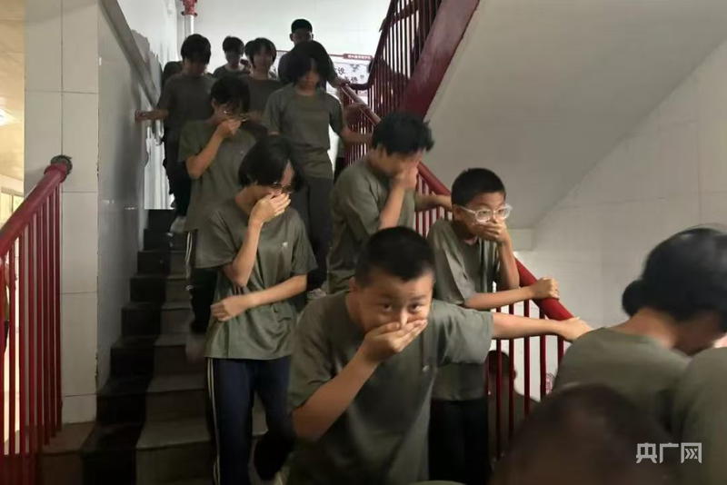 山东多地上好消防安全“开学第一课”(图3)