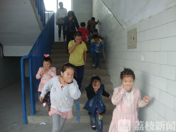 发生火灾除了要打119你还要会用灭火器(图2)