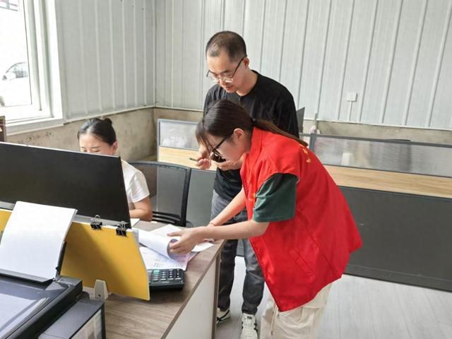 月满中秋安全先行｜秦都区马泉街道尚荣社区开展节前安全专项检查活动(图1)