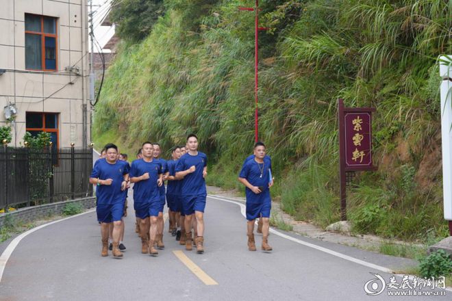 星空体育网站：娄星区开展“多元集训”提升应急防火能力(图1)
