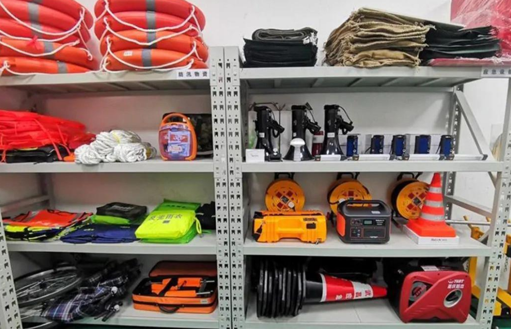 房屋建筑施工中的应急救援必备设备(图1)