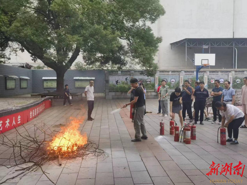 长沙韶光社区：开展“人人讲安全个个会应急”安全生产月主题宣传活动(图7)