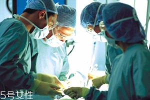 星空体育：常用的灭火小技巧（灭火的常见方法）(图4)