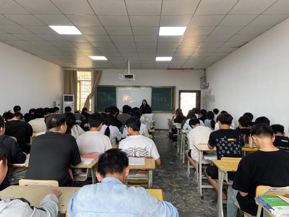 防患于未然衡阳市蔡伦科技中等职业学校消防演练(图2)