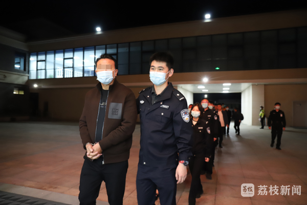 星空体育：涉案11亿元！南京警方成功侦破一起特大生产销售伪劣干粉灭火器案(图5)
