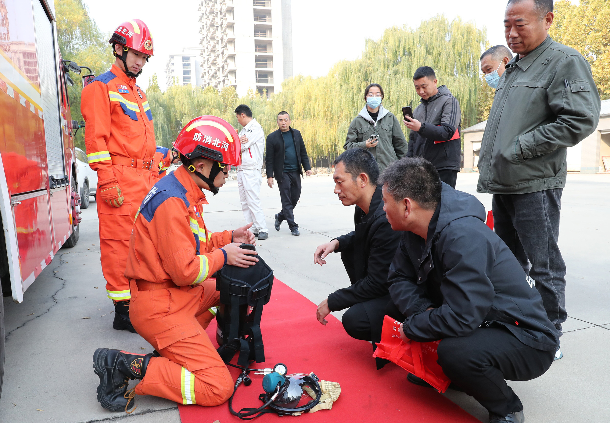 河北顺平：“花式”宣传学知识消防安全入人心(图2)