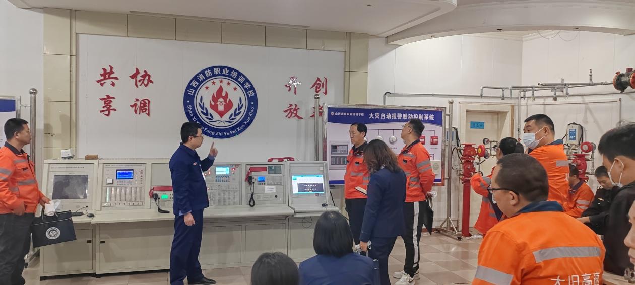星空体育：119消防宣传日：太旧高速消防保畅齐动员(图2)
