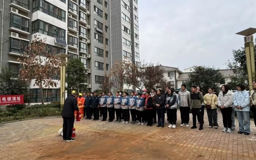 星空体育网站：济宁市泗水县泗河街道舜发社区开展消防演练活动(图2)
