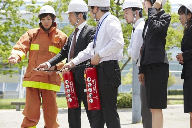 星空体育：办公室安全指南：预防事故和紧急情况(图1)