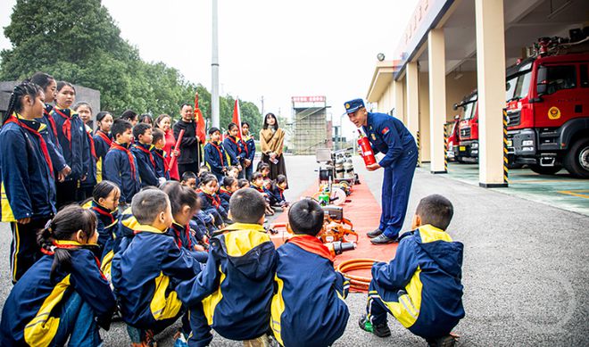 趣探消防队一场与“火焰蓝”的约定(图3)