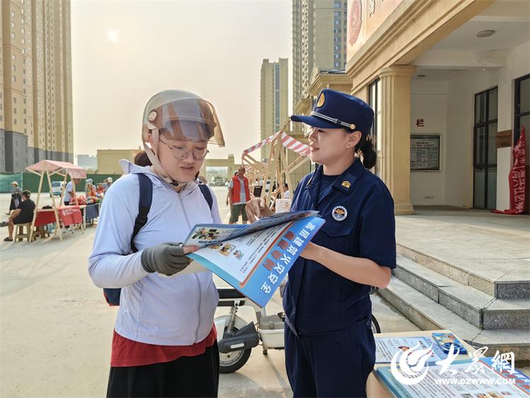 烟台高新消防宣传进社区安全守护“零距离”(图3)