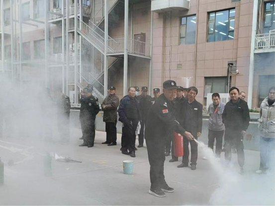 秦都区陈杨寨街道安谷苑社区开展消防演练活动(图2)