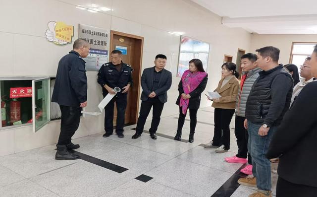 自然资源秦都分局开展消防安全实操演练活动(图2)