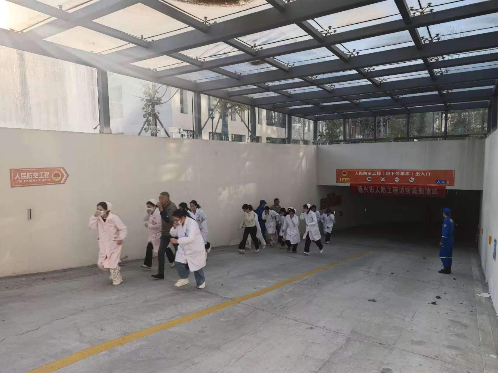 德兴市国防动员办开展人防工程消防安全培训演练活动(图2)