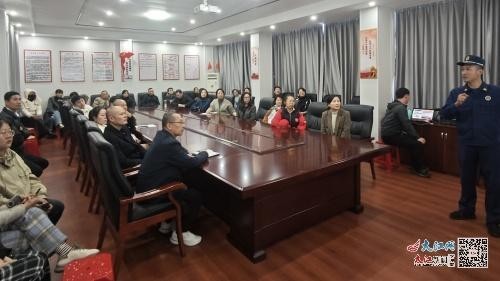 星空体育：抚州崇仁县：人社局举办消防安全专题培训班(图3)